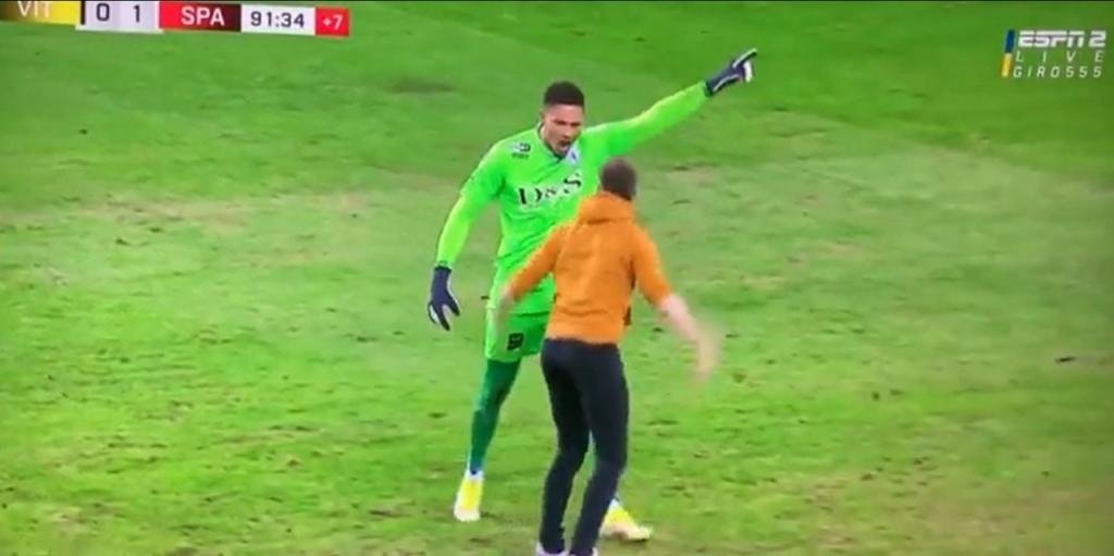 Sparta Rotterdam keeper confronted by fan and hit by object as game abandoned