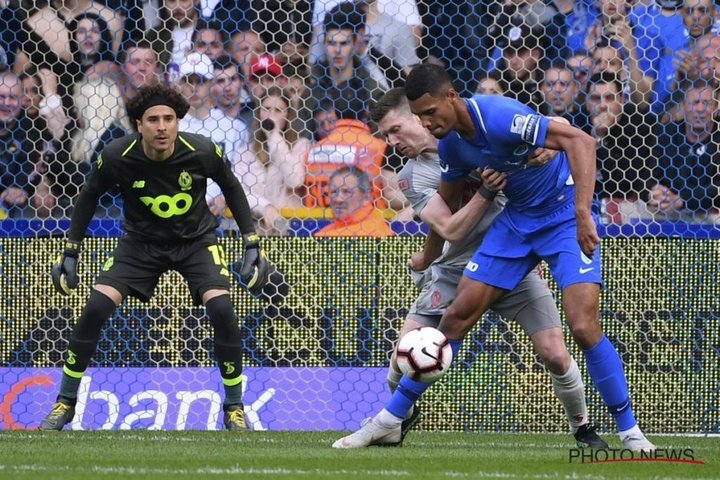 Recital de Ochoa para despedirse del Standard