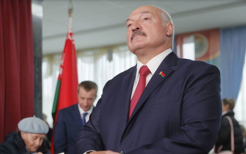 Alexandr Lukashenko is not afraid of the coronavirus. EFE