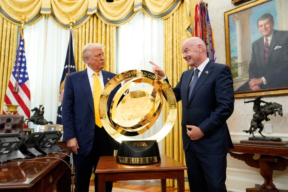 O presidente da FIFA, Gianni Infantino, afirmou nesta sexta-feira ao presidente dos Estados Unidos, Donald Trump, que a seleção norte-americana tem chances de vencer a Copa do Mundo de 2026, torneio que o país sediará junto com México e Canadá.