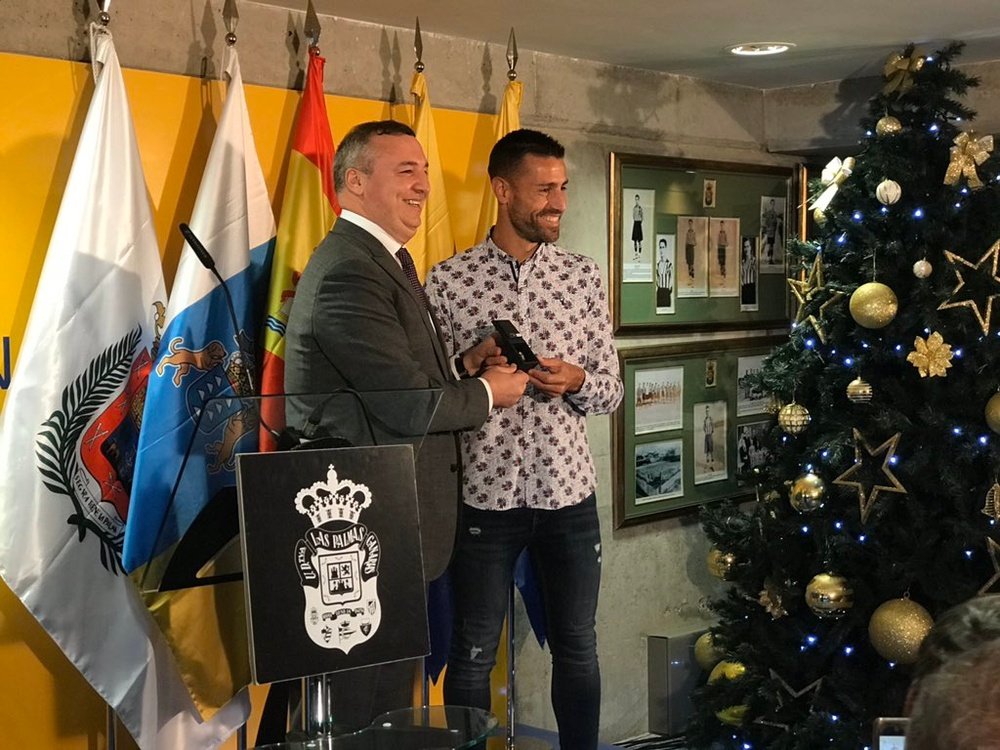 David García recibió el homenaje que Las Palmas le debía. Twitter/UDLP_Oficial