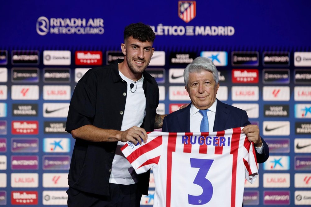 Ruggeri was presented with Atletico. EFE