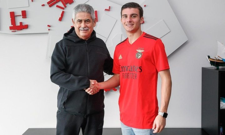 Benfica renova com a sua mais nova promessa