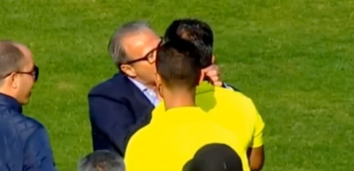 Presidente de clube da Tunísia suspenso para sempre por beijar e apalpar o árbitro