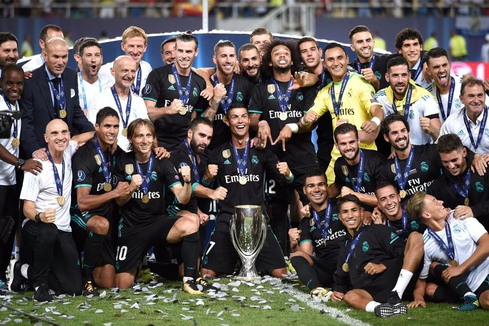 El Real Madrid celebra el triunfo en la Supercopa de Europa 2017. AFP