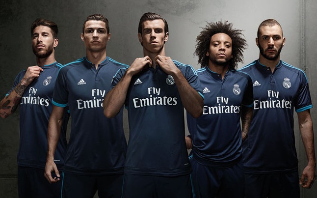 Sala fama Miedo a morir Cómo sería la camiseta del Real Madrid si fuese diseñada por Nike?