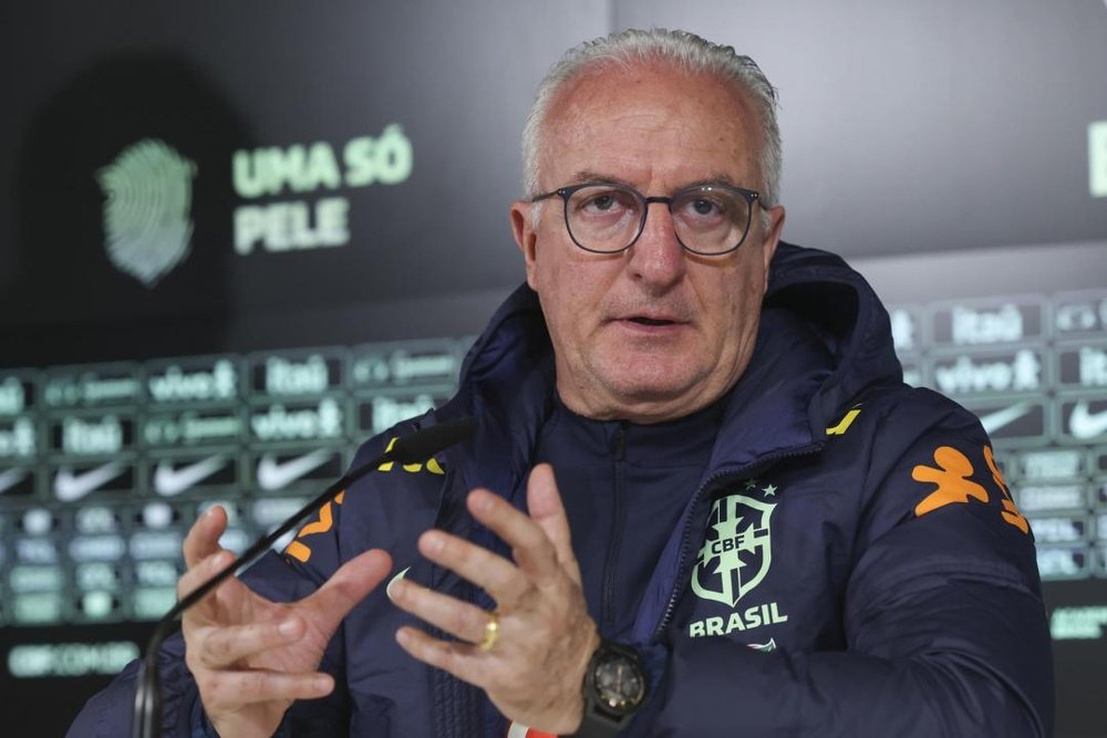 Dorival Junior criticised the racist insults suffered by his player Vinicius. EFE