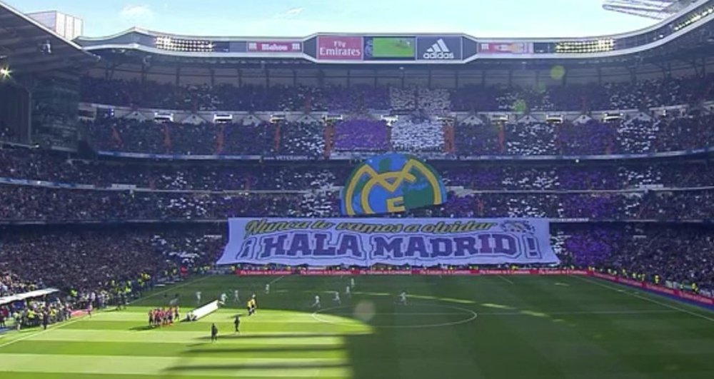 El tifo del Real Madrid no terminó de montarse. Twitter