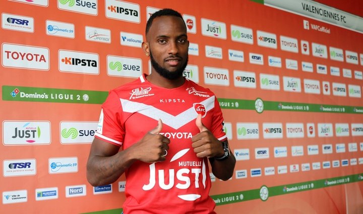 Nangis firma con el Valenciennes
