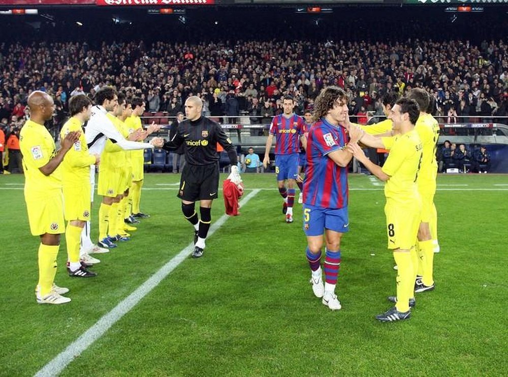 El Villarreal le hace el pasillo al Barcelona tras ganar el Mundial de Clubes. FCBarcelona