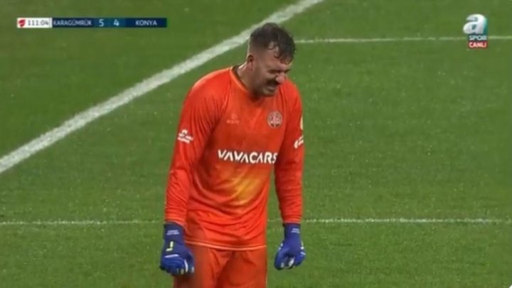 Impactante: Emiliano Viviano jugó tiritando del frío en la Copa de Turquía