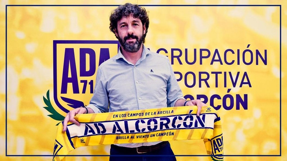 El Alcorcón anunció a Emilio Vega como nuevo director deportivo. Twitter/AD_Alcorcon