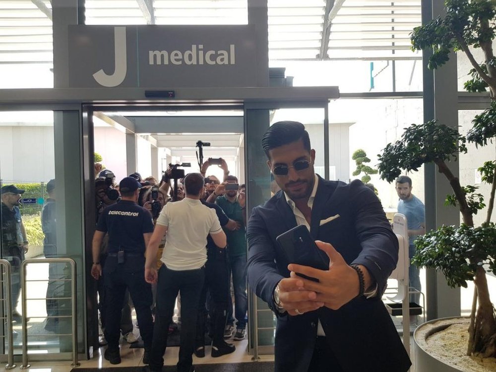 Emre Can ya está en Turín, listo para pasar las pruebas médicas con la Juve. Twitter/JuventusFC
