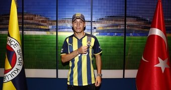 Emre Mor, nuevo fichaje del Fenerbahçe de Turquía. Twitter / Fenerbahçe