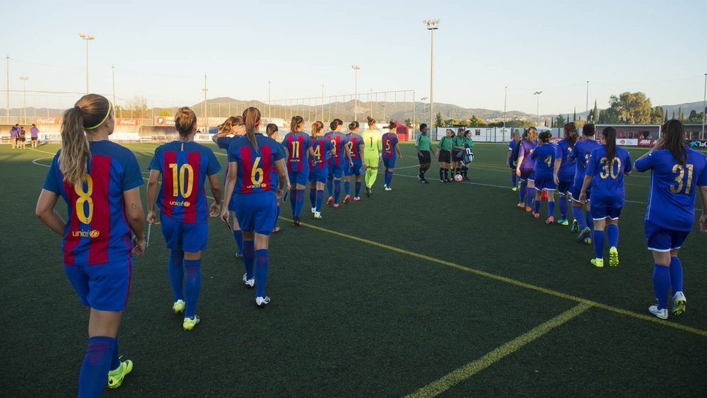 El Barcelona golea al Santa Teresa en la Primera División Femenina. FCBFemení