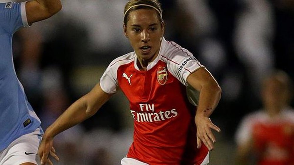 England midfielder, Jordan Nobbs signs a new contract with Arsenal. Twitter