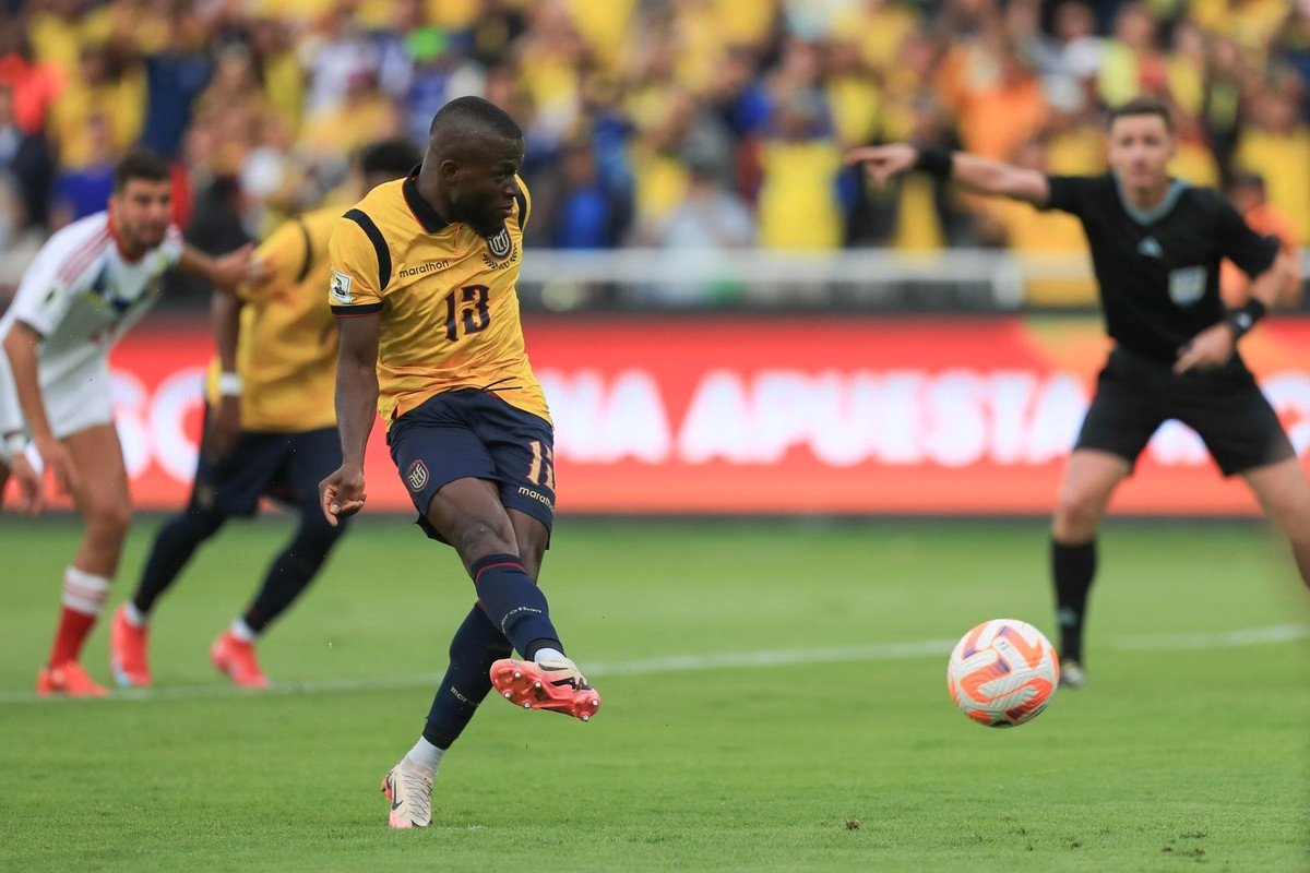 Ecuadro dio un paso importante para estar en el próximo Mundial, el de 2026, después de vencer a una Venezuela que se ha desfinlado con el paso de las jornadas en las Eliminatorias.