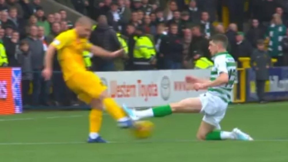 Studded Tackle On The Shin Sending Off And Then Deletes His Twitter Account Studded Tackle On The Shin Sending Off And Then Deletes His Twitter Account