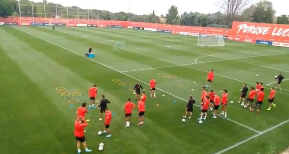 El 'Profe' Ortega se enfadó con los jugadores del Atlético. EFE