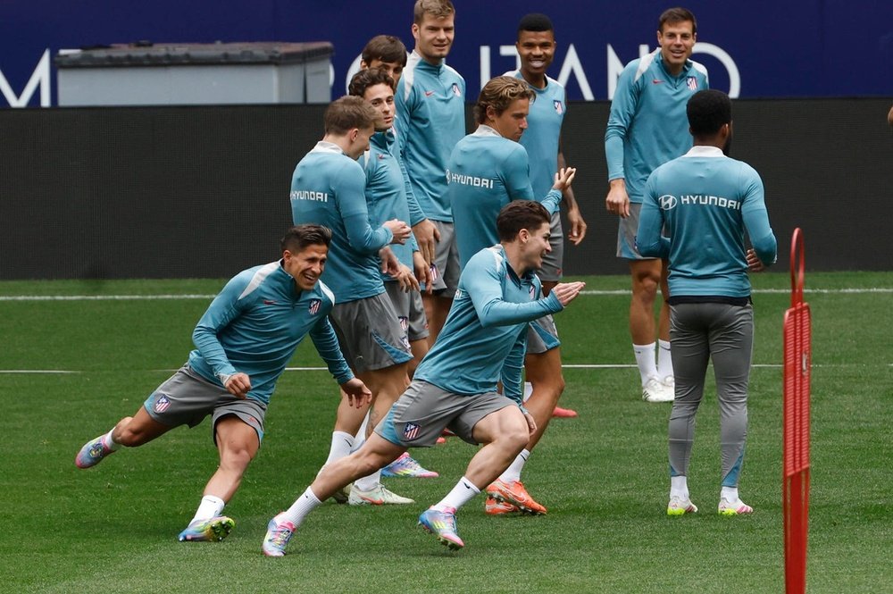 Simeone se lleva a 30 al Mundial de Clubes. EFE/Juan Carlos Hidalgo