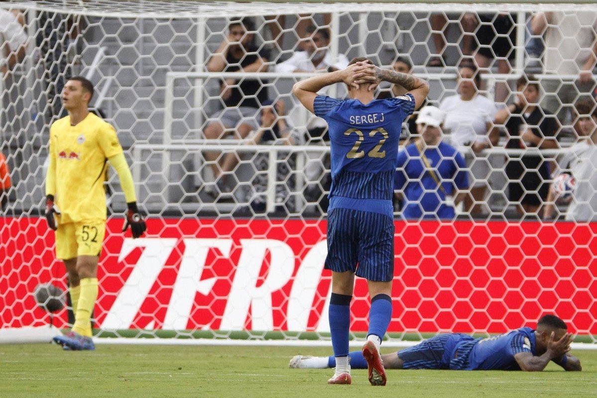 Salzburgo e Al-Hilal empatam em jogo sem brilho