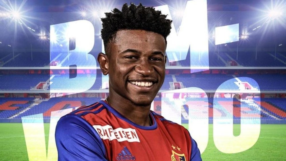 Ramires chega ao Basel. Twitter/FCBasel1893