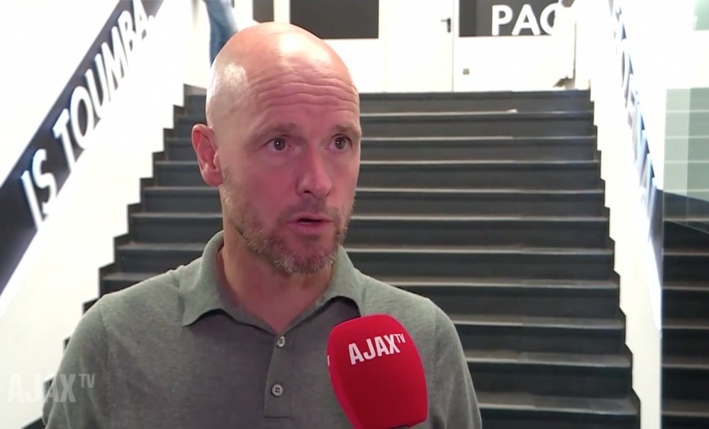 Ten Hag volvió a analizar el futuro de Van de Beek y el Madrid. Captura/AjaxTV