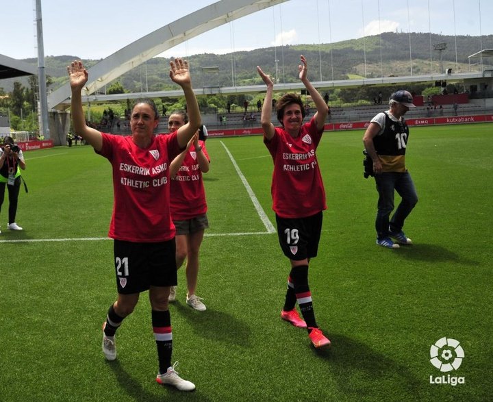 El Athletic se despidió de sus tres 'leonas' con un bonito homenaje