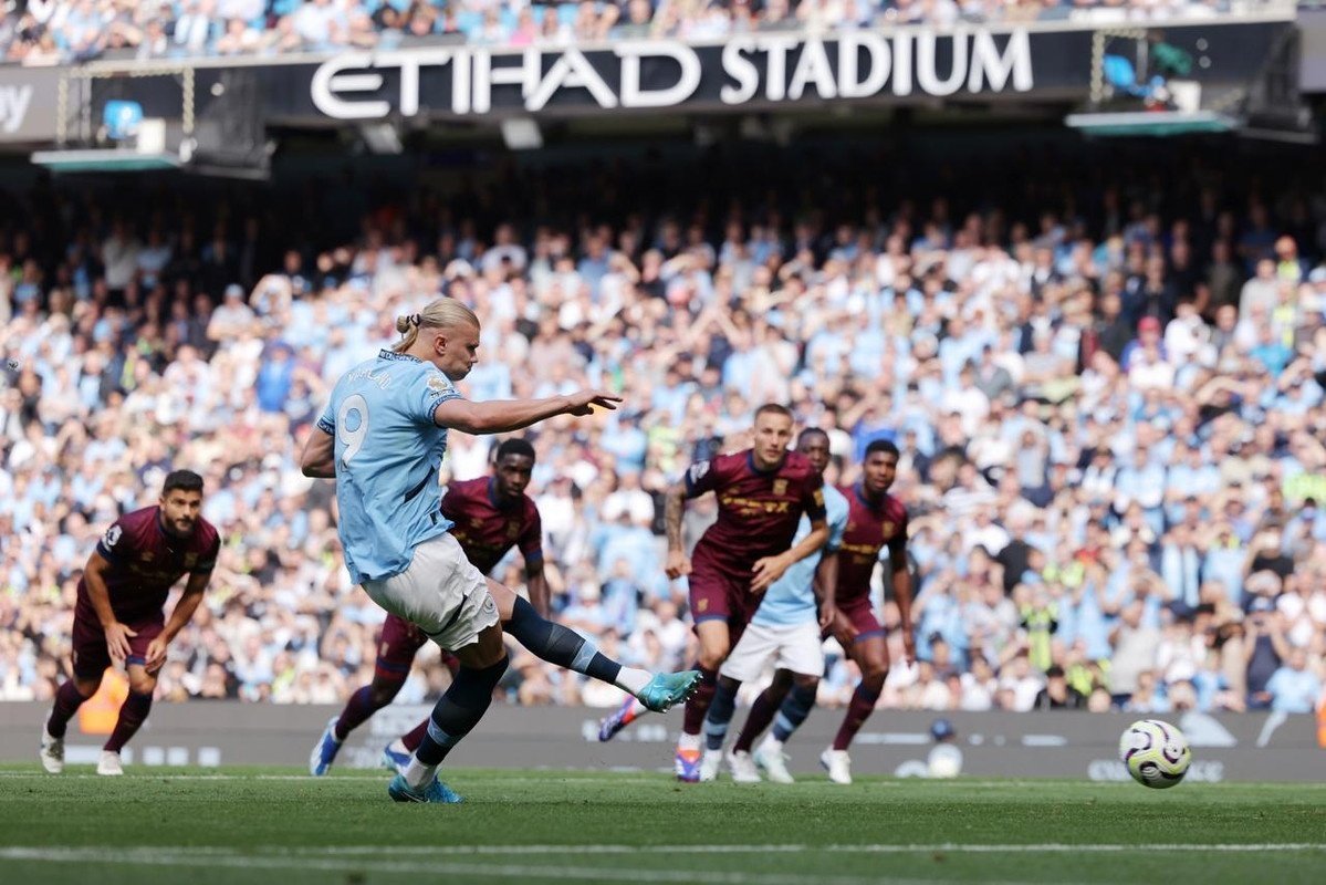 Haaland hits hat-trick as Man City put Ipswich to the sword