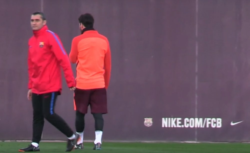 Valverde y Messi tuvieron charla aparte. Captura/AsTV