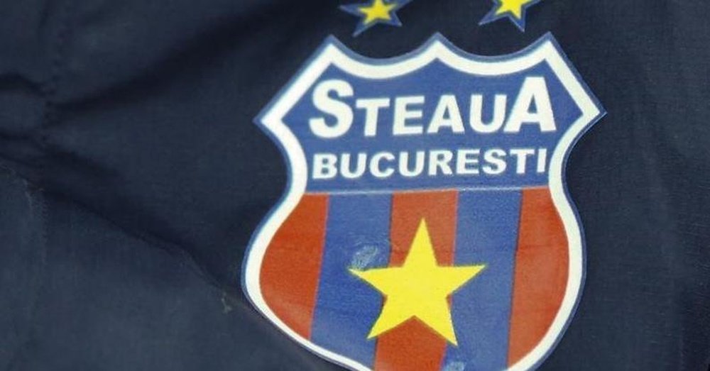 Escudo del Steaua de Bucarest. Twitter