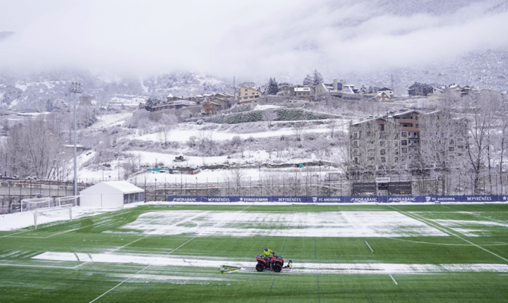 The spectacular image that the snow left in the Andorra v Lleida Esportiu match