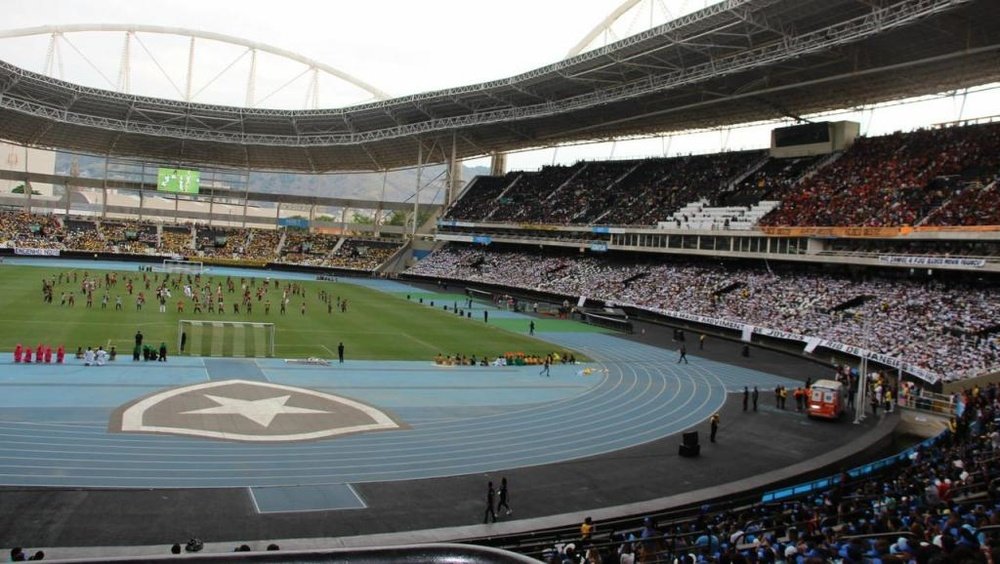 Botafogo e Atlético-GO se enfrentam no Estádio Nilton Santos. Twitter/Botafogo