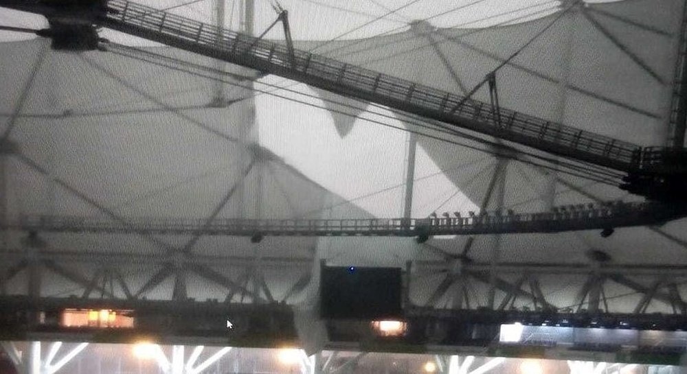 El techo del Estadio Único de La Plata se vio afectado por el temporal. Twitter/estadiounicolp