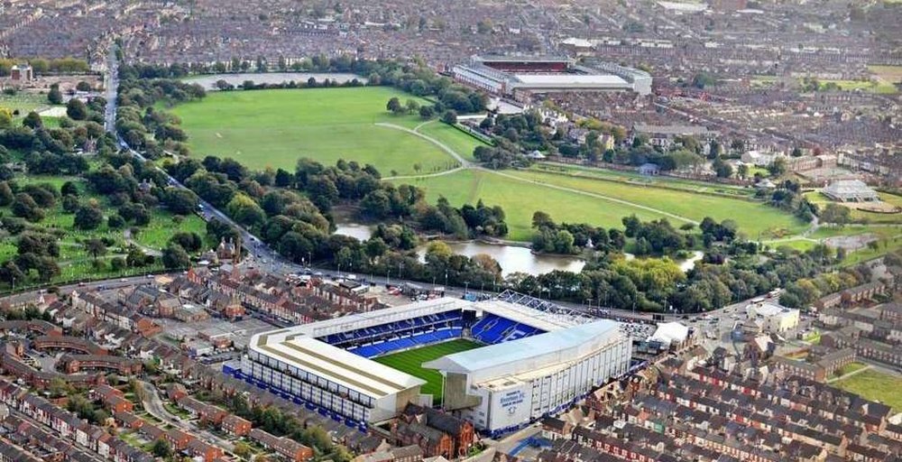 Everton and Liverpool go head to head in the first Merseyside derby of the season. Twitter/7RicLeo