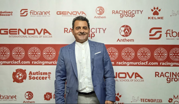 El Racing Murcia cambia de entrenador y Morientes, nuevo embajador