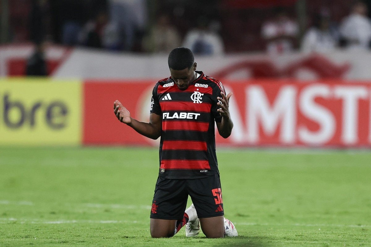 Flamengo se juega la vida en la penúltima jornada de la fase de grupos de la Copa Libertadores. Recibe a Liga de Quito en un partido en el que necesita ganar sí o sí para no verse casi eliminado del torneo a las primeras de cambio.