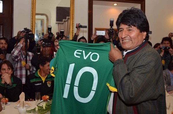 Evo Morales ha vuelto a pronunciarse sobre su pasatiempo favorito: el fútbol. EFE