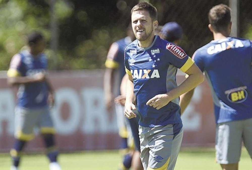 Mano Menezes prepara o retorno de Ezequiel contra o São Paulo. Twitter