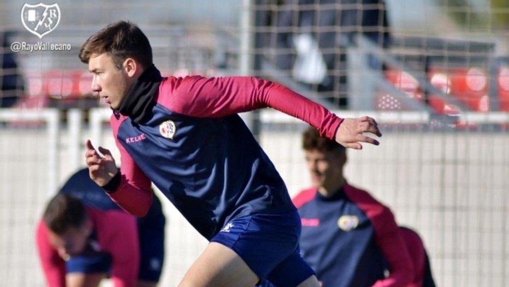 Luzzi se enfundará la camiseta azulgrana. RayoVallecano