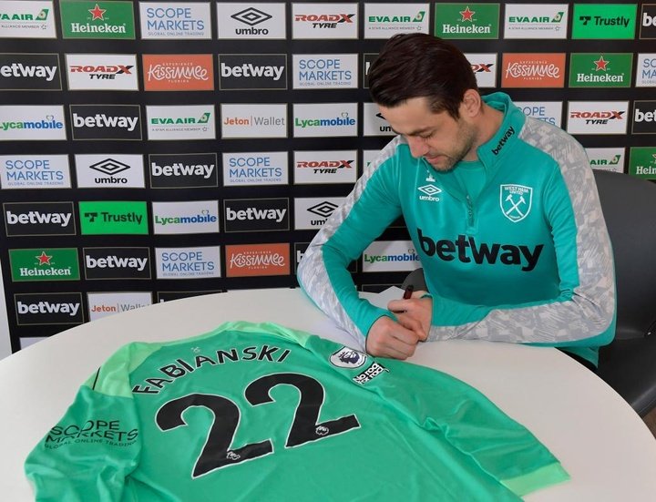 El West Ham renueva a Fabianski hasta 2022