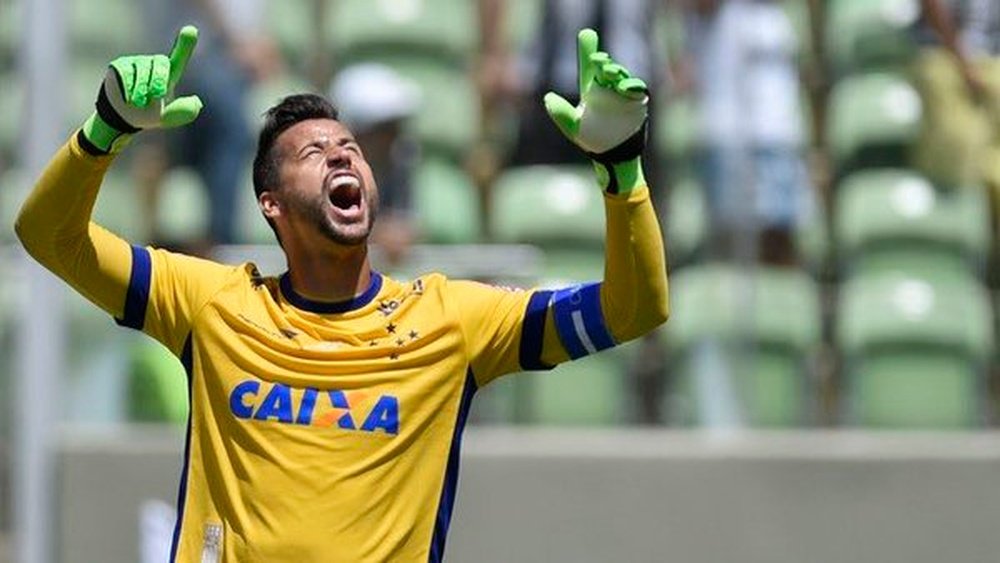 Fábio confirma permanência no Cruzeiro. Twitter