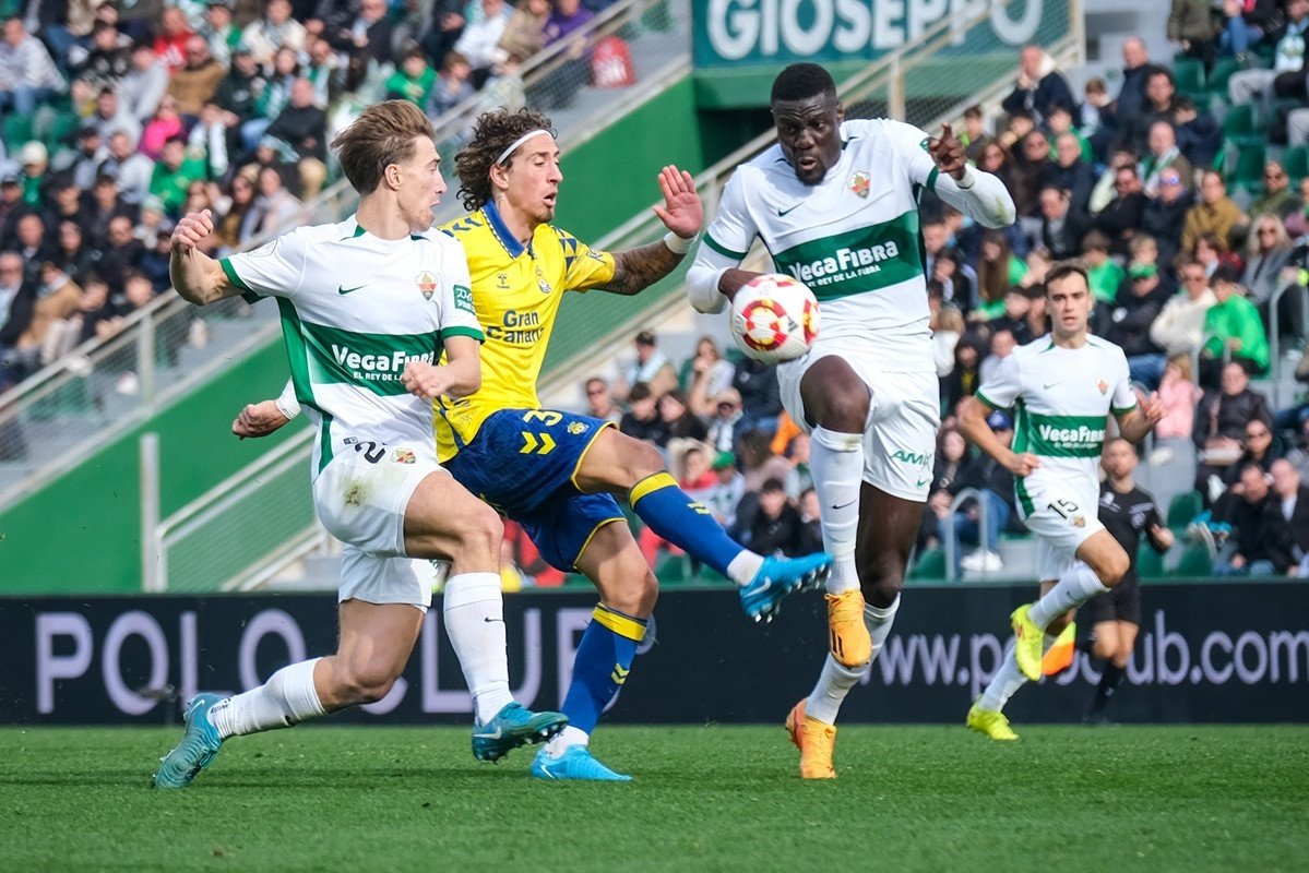 El Martínez Valero se le queda grande a Las Palmas
