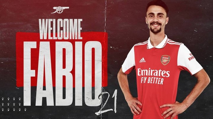 Fábio Vieira já é jogador 'gunner' para todos os efeitos.Twitter/Arsenal