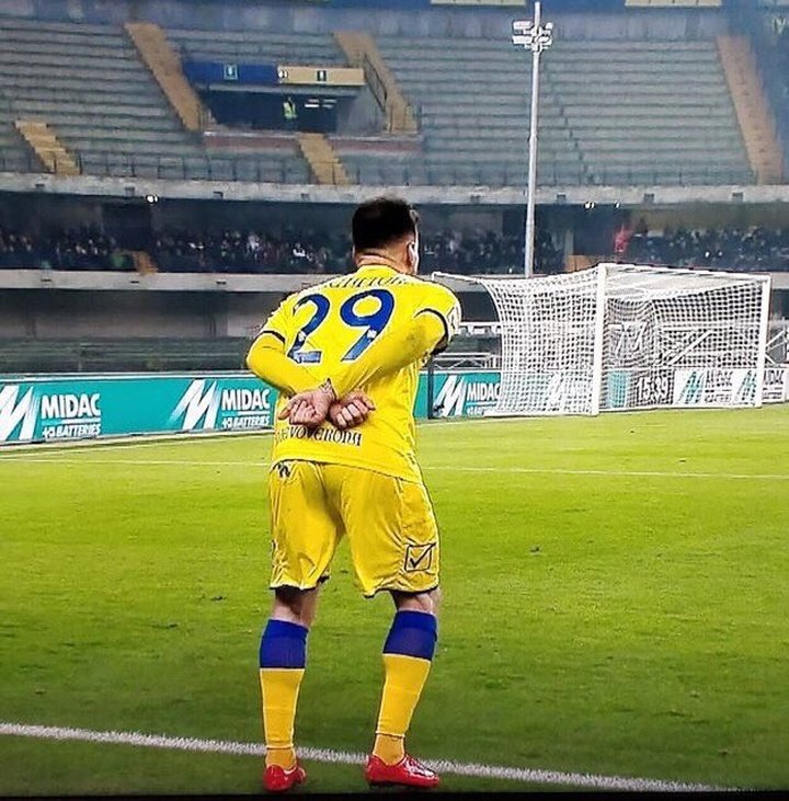 El polémico gesto que le costó la roja a un jugador del Chievo