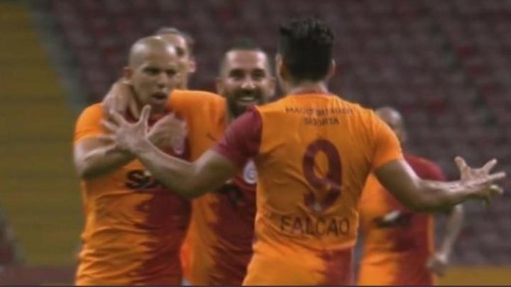 Falcao brilha e faz doblete pelo Galatasaray