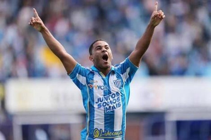 Fallece un futbolista brasileño de 20 años por un tumor cerebral