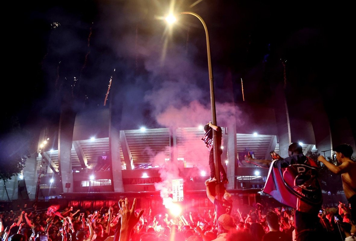 Fiesta y disturbios en París tras la Champions del PSG