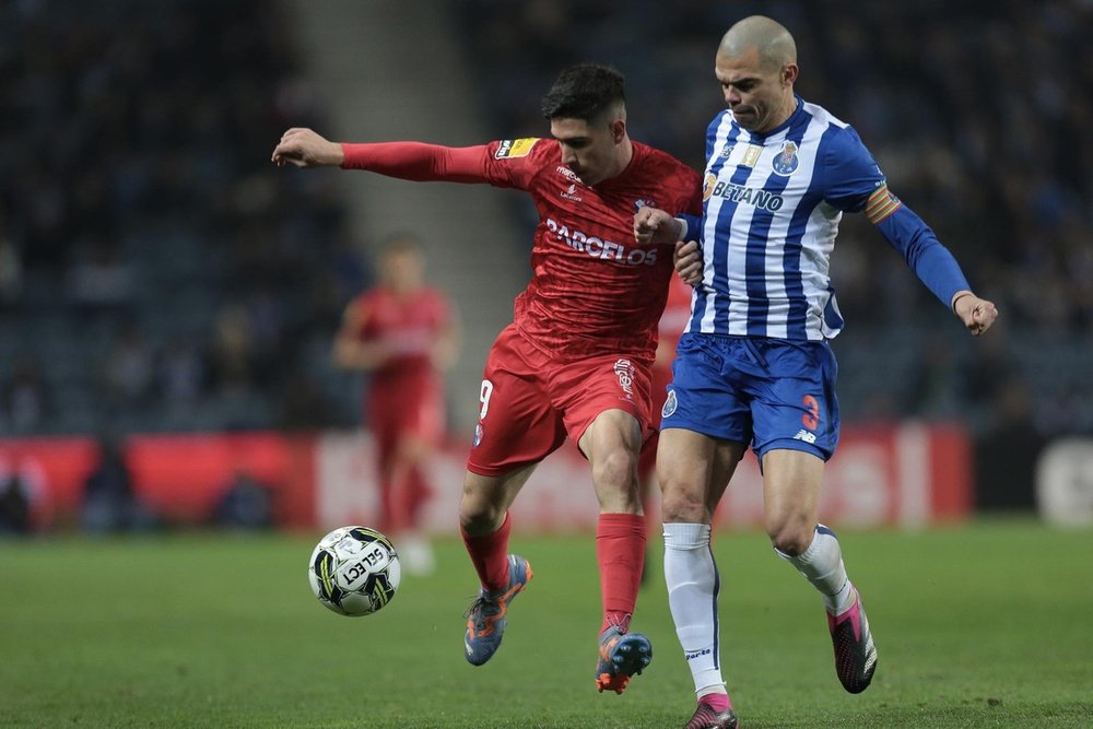 El Oporto ficha a Fran Navarro. EFE