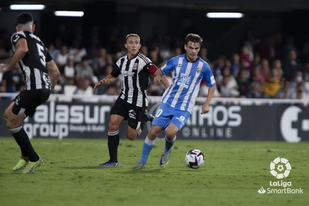 Javi Jiménez condena al Málaga y el Cartagena ejecuta la pena de muerte. LaLiga